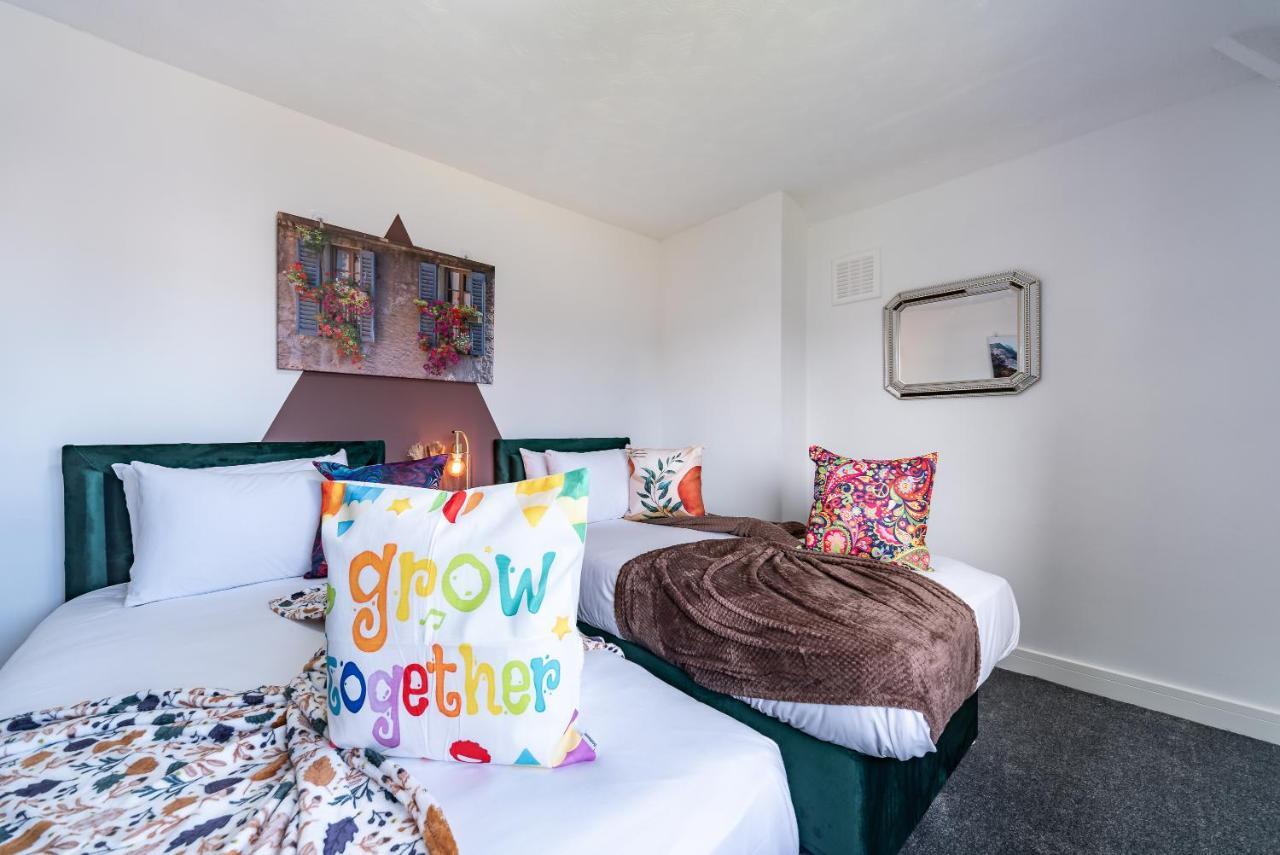 Aseda 4 Bedroom Private Parking, Game Zone -Pool Table, Garden Home Kingston upon Hull Exterior foto